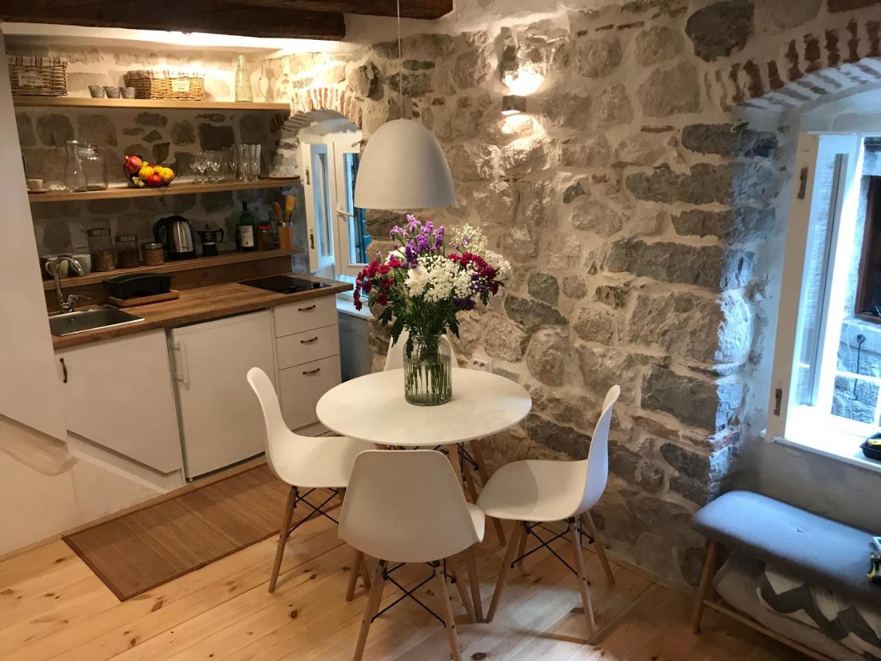 Chic & Stylish With Seaview-Terrace - Kotor Indah Leilighet Eksteriør bilde